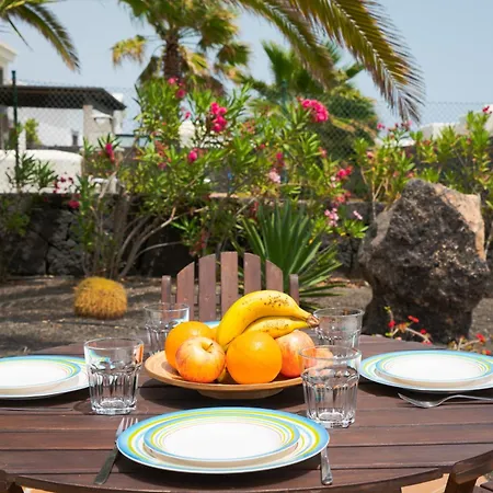 Dora Villa Playa Blanca