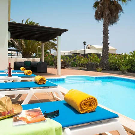 Dora Playa Blanca (Lanzarote)